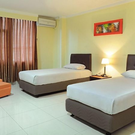 Hotel Banyuwangi Sintera Jakarta Exterior photo